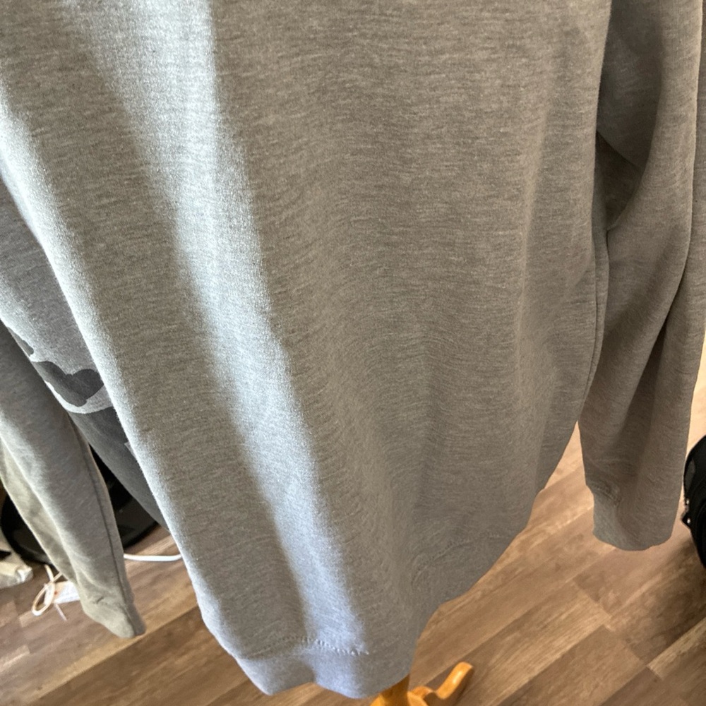 Universal Studios Hollywood Super Nintendo World Luigi Pullover Size XL - Picture 11 of 12